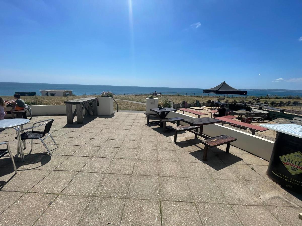 The Jungle Apartment - By Coastline Retreats - Jungle Themed Garden Apartment - Outdoor Bath - Next To Seafront - Childrens Toys - Superfast Wifi - Netflix - Disney Bournemouth Dış mekan fotoğraf